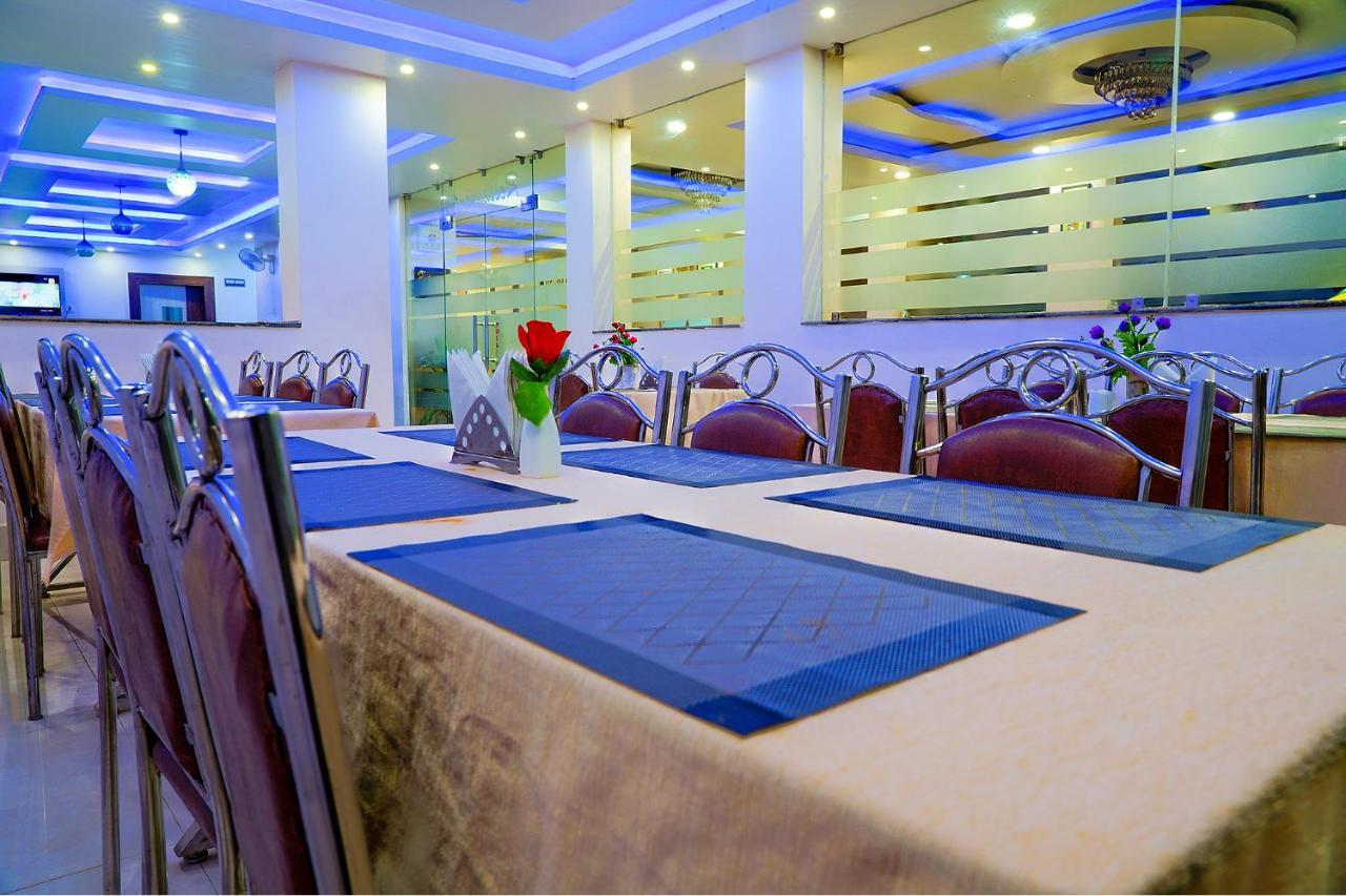 בובנשוואר Fabhotel Kanchan Plaza מראה חיצוני תמונה
