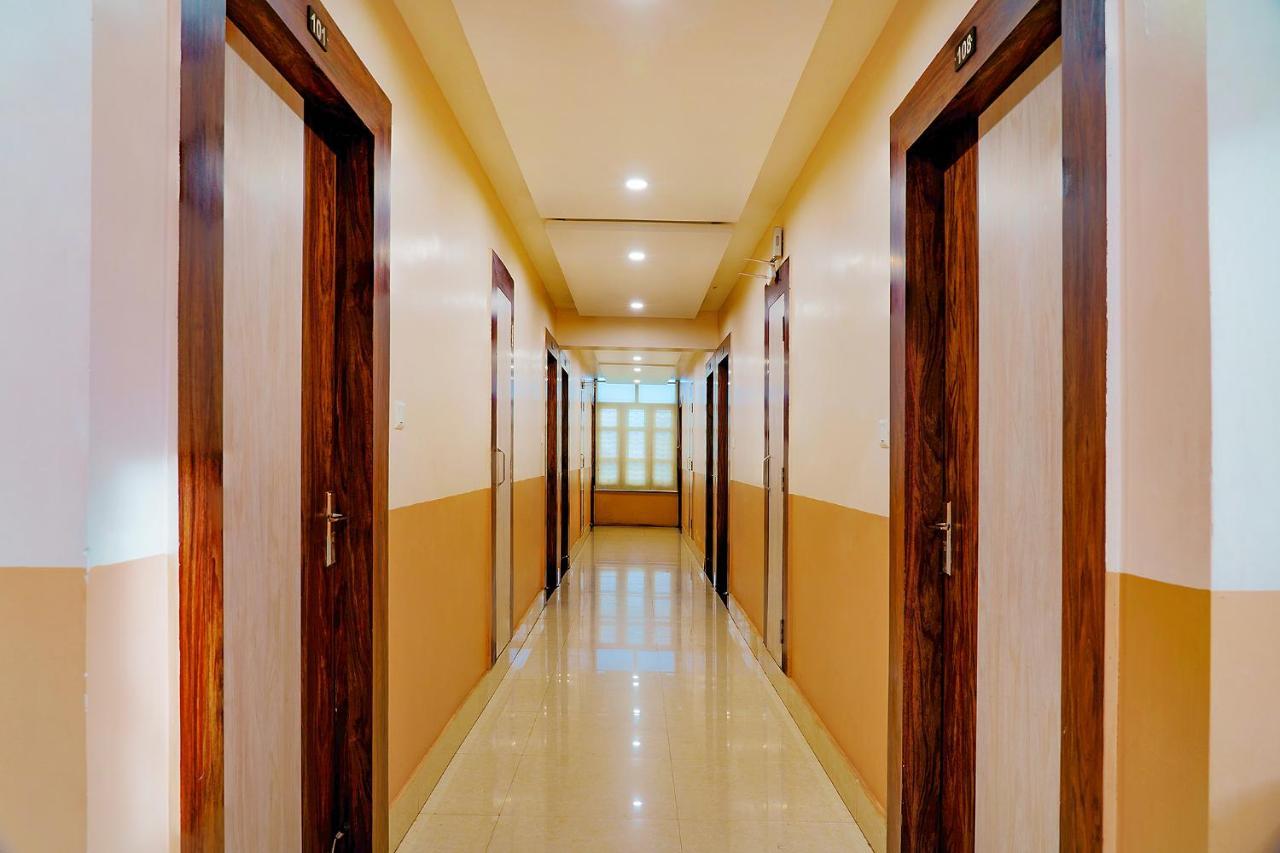 בובנשוואר Fabhotel Kanchan Plaza מראה חיצוני תמונה