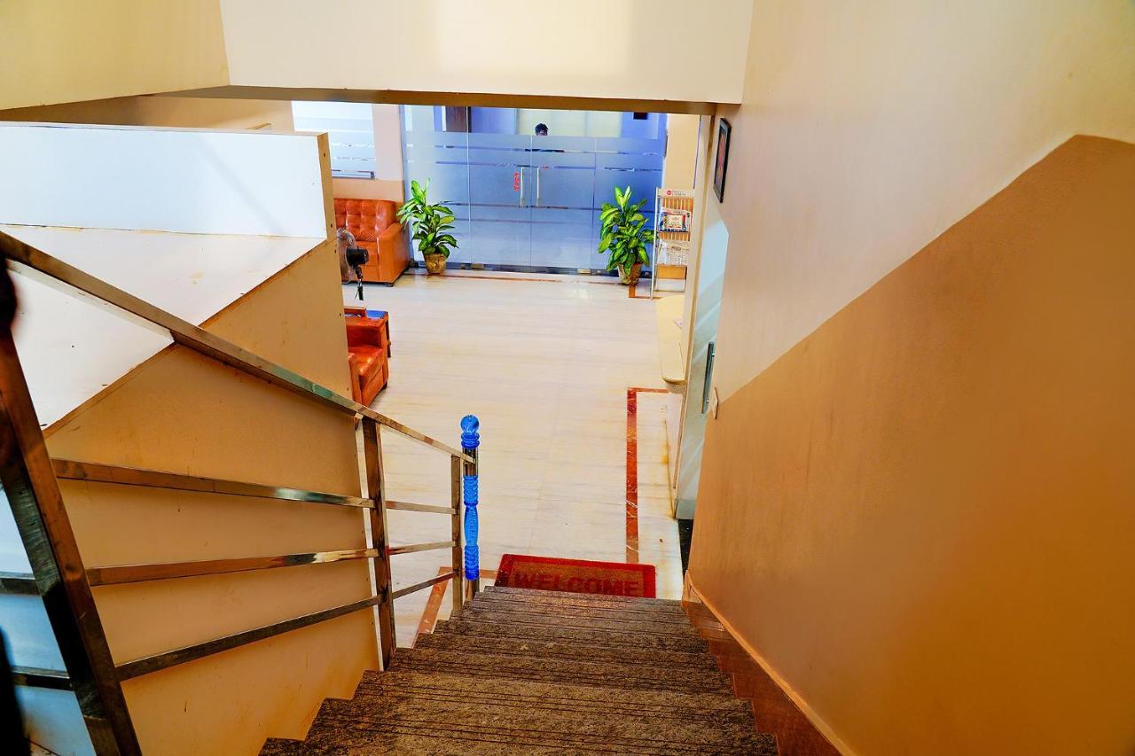 בובנשוואר Fabhotel Kanchan Plaza מראה חיצוני תמונה