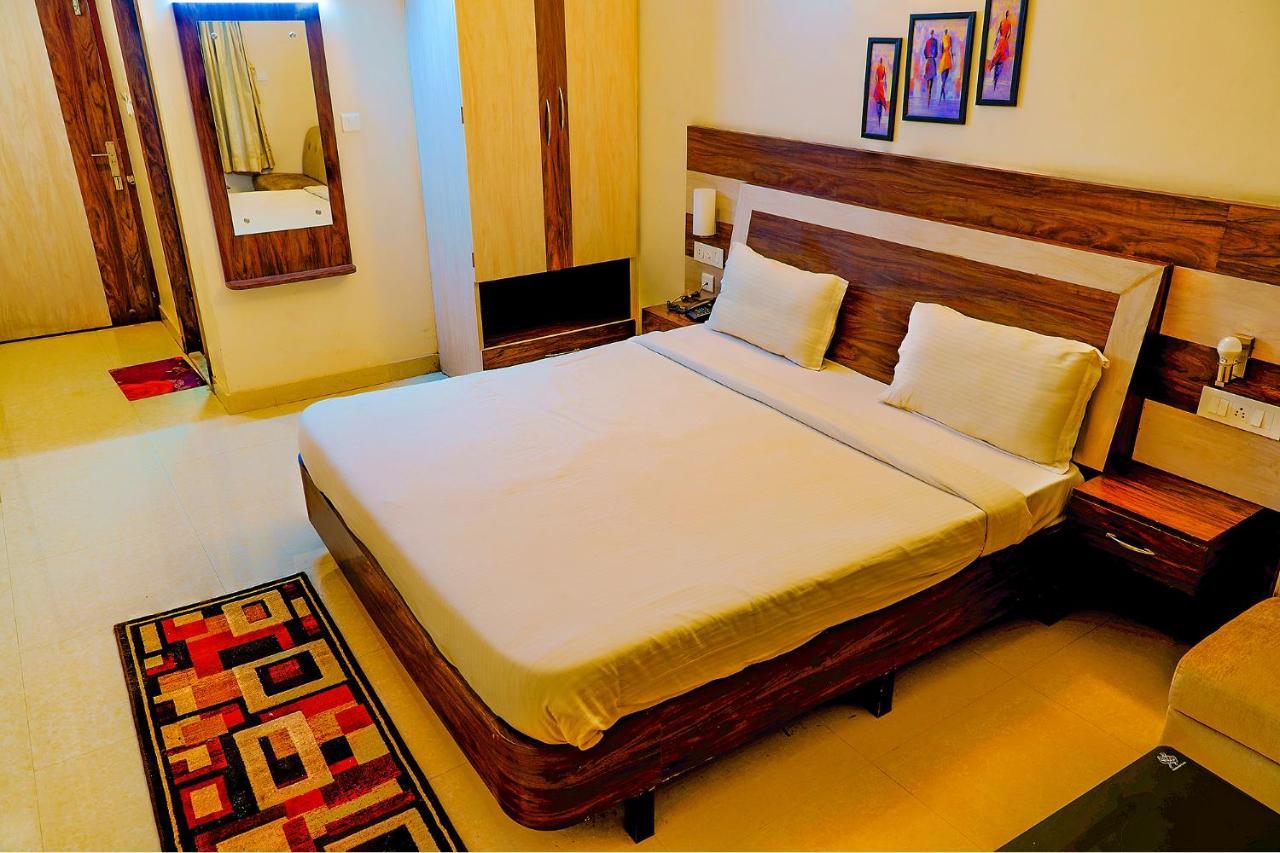 בובנשוואר Fabhotel Kanchan Plaza מראה חיצוני תמונה