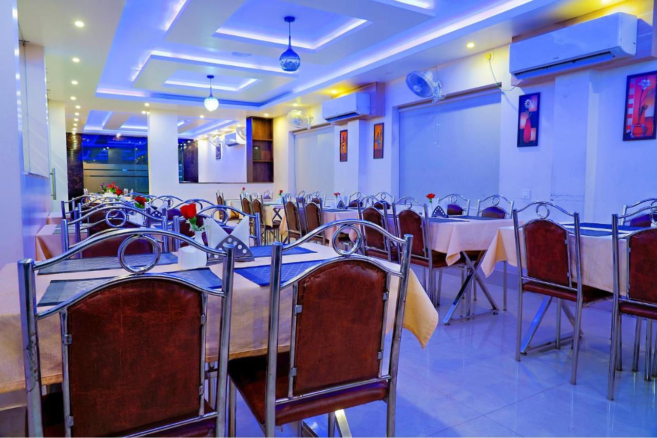 בובנשוואר Fabhotel Kanchan Plaza מראה חיצוני תמונה